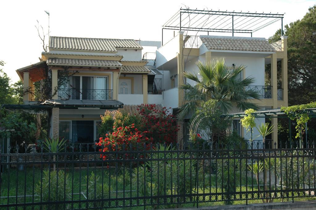 Iron House Apartment Agios Georgios  Exterior photo