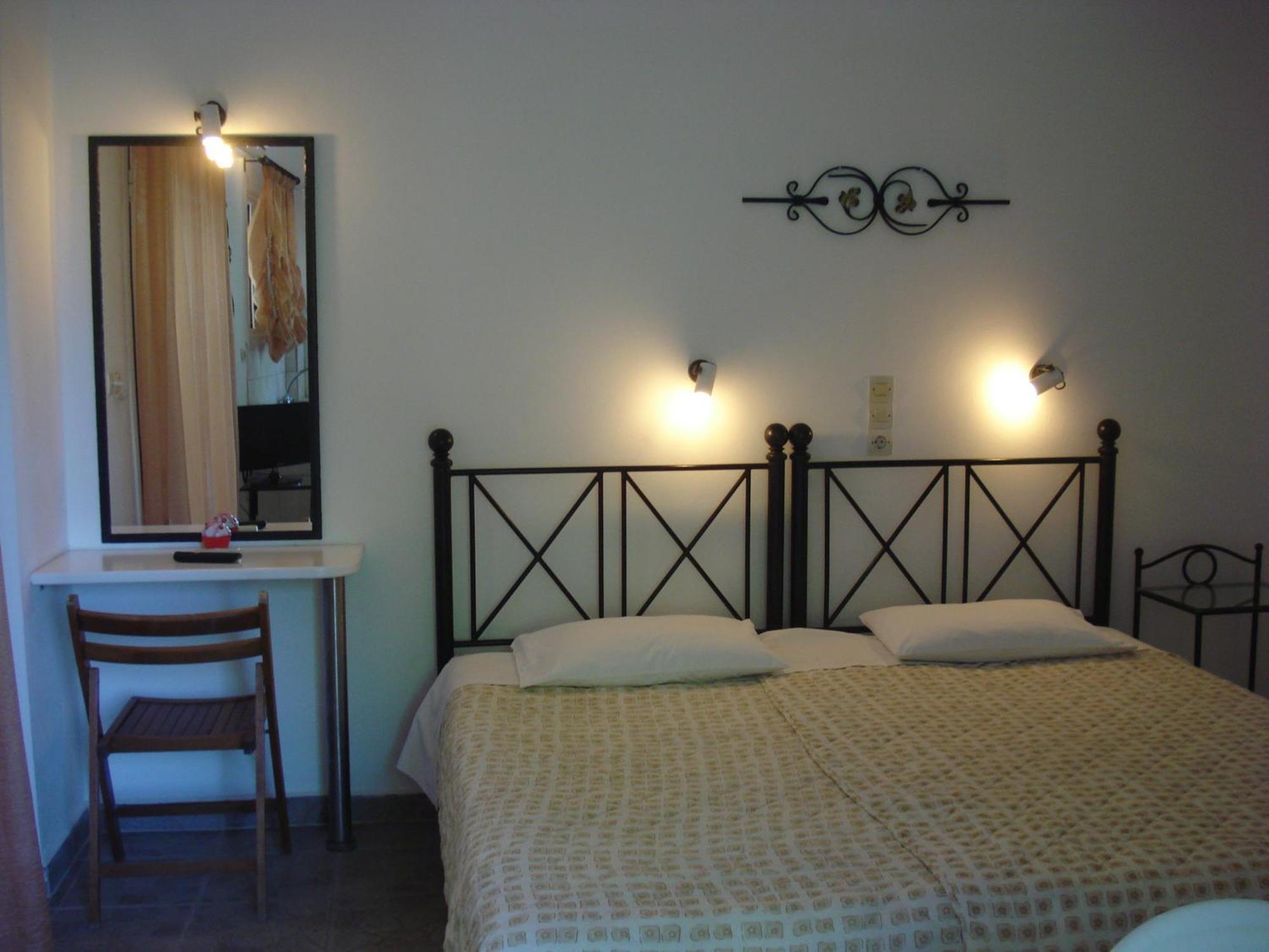 Iron House Apartment Agios Georgios  Exterior photo