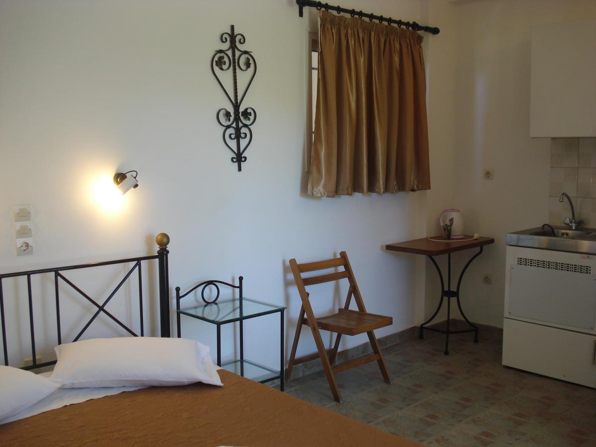 Iron House Apartment Agios Georgios  Exterior photo
