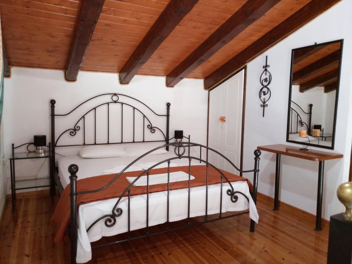 Iron House Apartment Agios Georgios  Exterior photo